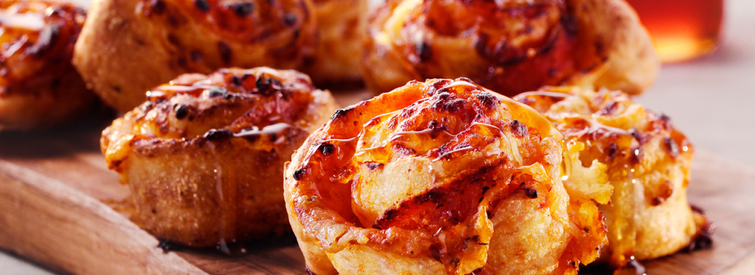 Pizza Hut | Hot Honey Pepperoni Pizza Rolls